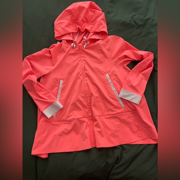 Lululemon rain jacket - Picture 1 of 3